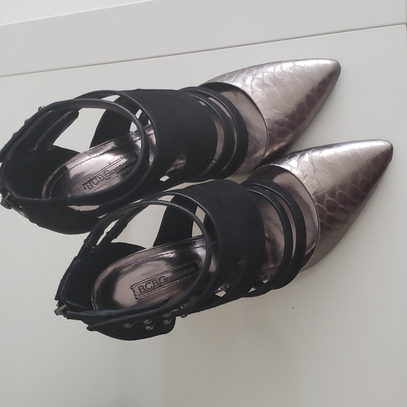 🚨 Flash Sale 🚨BGBGeneration Black & Silver Heels - Picture 4 of 4